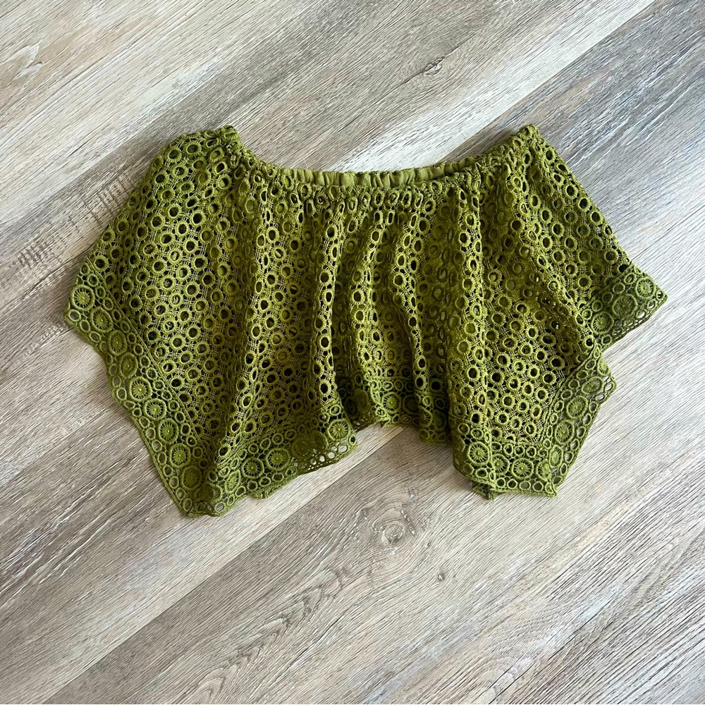 Dance & Marvel  Lace strapless crop Top